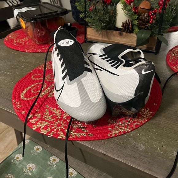 Nike Vapor Edge Pro 360 White Black Pure Platinum
Football Cleats Men Sz 12 new - Picture 3 of 7